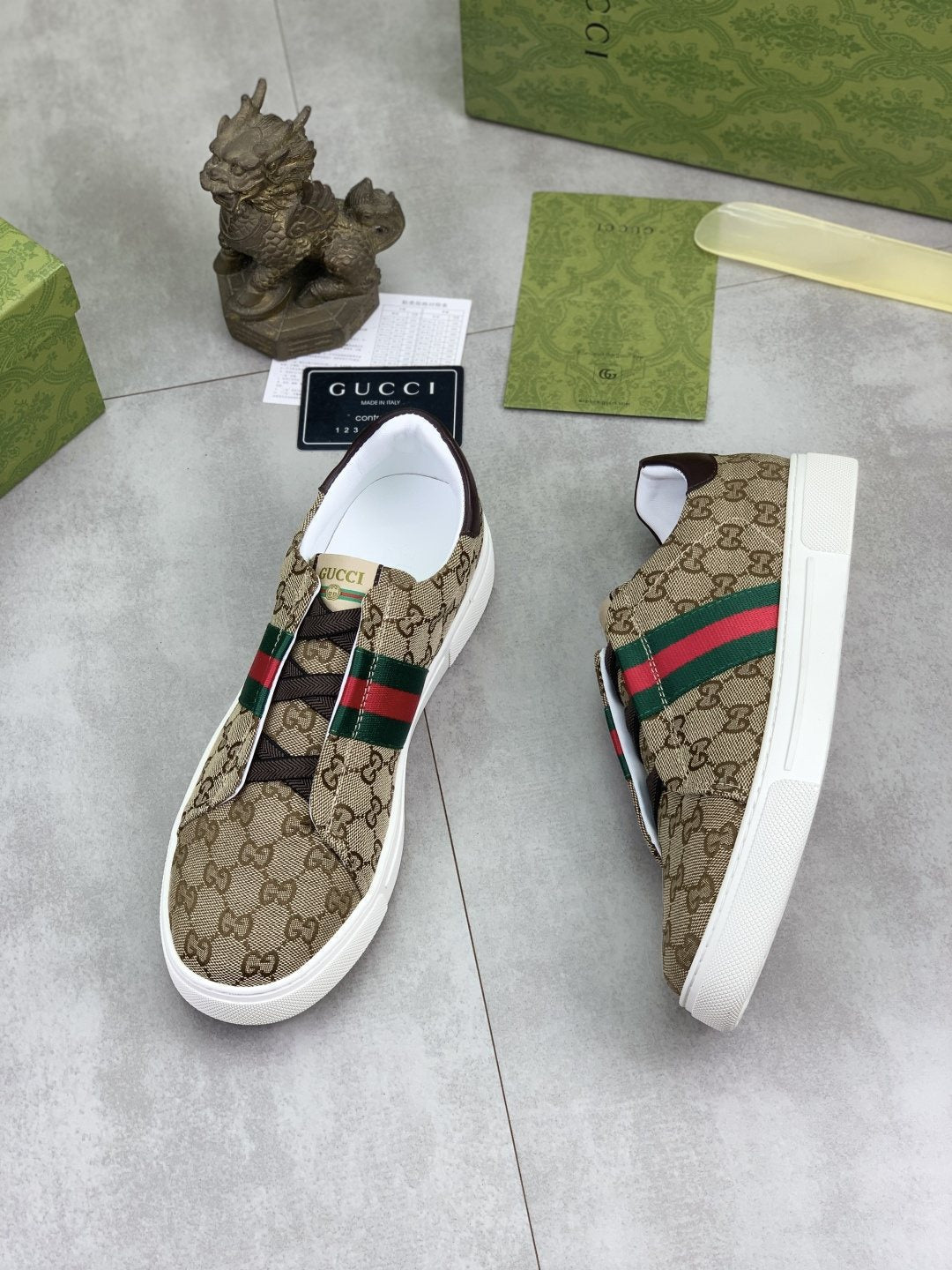 微商相册测试鞋子-Gucci Monogram Stripe Slip-On Sneakers — side